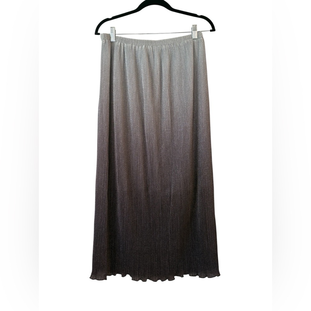 Petal & Pup Gray Ombre Pleated Midi Skirt - Picture 2 of 5